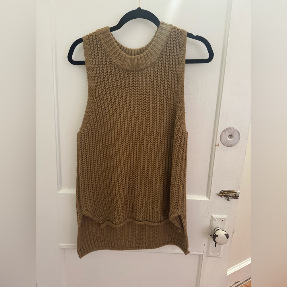 JOA chunky knit sweater vest. Size small
